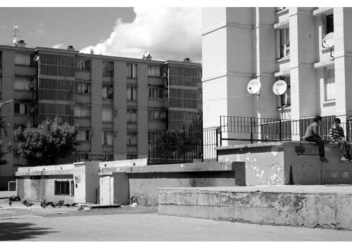 architecture</br></br><h4>photographie réalisée par un élève dans le cadre d'un atelier</h4></br></br>Ecole primaire Louis armstrong  Petit Bard - Montpellier